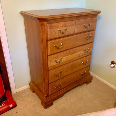 LOT 322 X: Sumter Cabinet Co. 3 Drawer Bedside Table & 5 Drawer Dresser