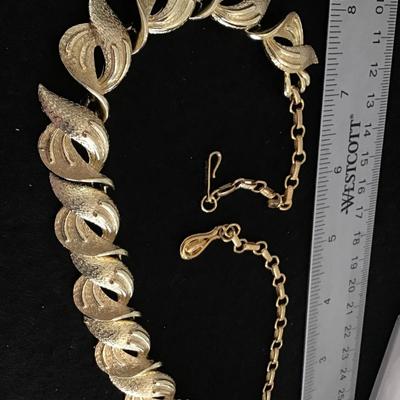 Coro Vintage Gold Tone Excellent No wear