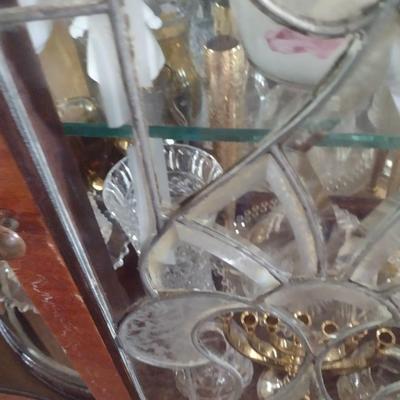 Antique Mahogany Diminutive Glass Display Cabinet with Design Fretting on Door (No Contents)