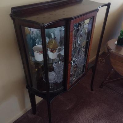Antique Mahogany Diminutive Glass Display Cabinet with Design Fretting on Door (No Contents)