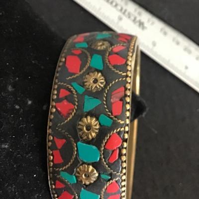 Pretty Brass Ethnic Bangle