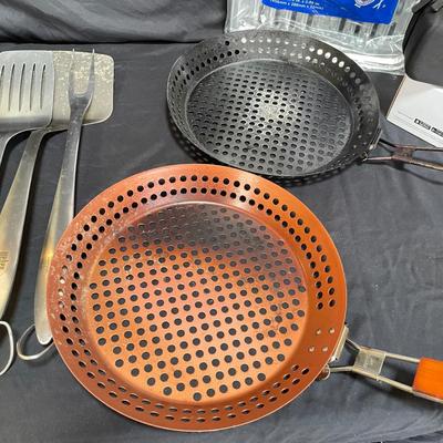 Brookstone Grill Alert W/Box, Therm Pro & More Grilling Necessities (K-SS)