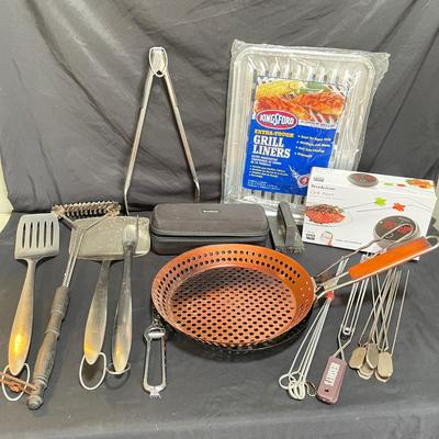 Brookstone Grill Alert W/Box, Therm Pro & More Grilling Necessities (K-SS)