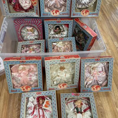Dolls of all nations
