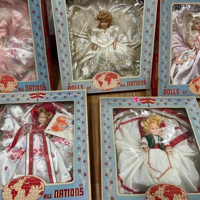 Dolls of all nations