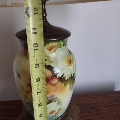 Porcelain Painted Jar Base Table Lamp