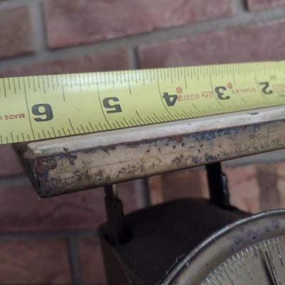 Vintage Family Countertop Scale