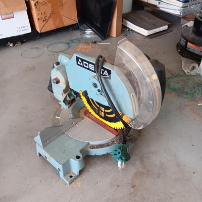 DELTA 10" COMPOUND MITER SAW