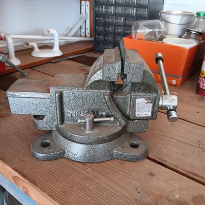 DURACRAFT #4 SWIVEL BENCH VISE