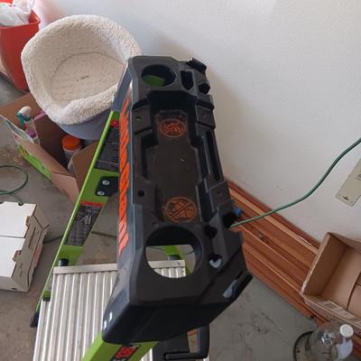 LITTLE GIANT MIGHTY LITE FOLDING STEP STOOL