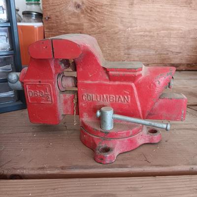 COLUMBIAN D63 1/2 SWIVEL BENCH VISE, DRAWER ORGANIZER AND SOME HARDWARE
