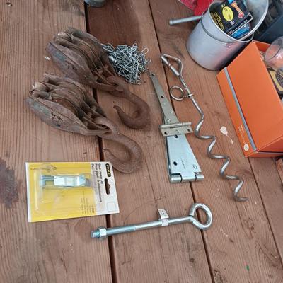 COLUMBIAN D63 1/2 SWIVEL BENCH VISE, DRAWER ORGANIZER AND SOME HARDWARE