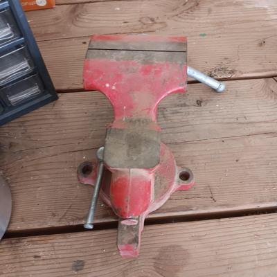 COLUMBIAN D63 1/2 SWIVEL BENCH VISE, DRAWER ORGANIZER AND SOME HARDWARE