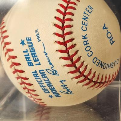 Lee Smith OMLB Signed Autographed Baseball In Collectors Case
