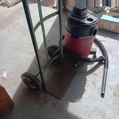 6 GALLON SHOP VAC AND A FURNITURE DOLLY
