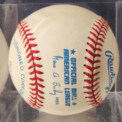Joe Carter OMLB Signed Autographed Baseball In Collectors Case