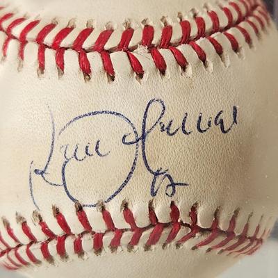 Roberto Alomar OMLB Signed Autographed Baseball In Collectors CaseOMLB Signed Autographed Baseball In Collectors Case