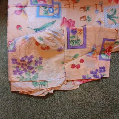 FULL/QUEEN COMFORTER, PILLOW SHAMS BEDSKIRT AND SHEET SET