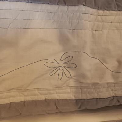 FULL/QUEEN COMFORTER, BEDSHIRT, PILLOW CASES AND SHEET SET