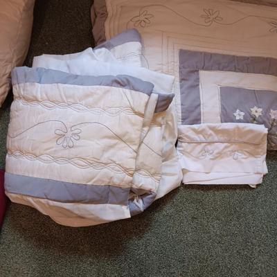 FULL/QUEEN COMFORTER, BEDSHIRT, PILLOW CASES AND SHEET SET