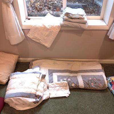 FULL/QUEEN COMFORTER, BEDSHIRT, PILLOW CASES AND SHEET SET