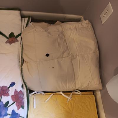 FULL/QUEEN BEDSPREAD, FULL DOWN DUVET, PILLOW SHAMS AND CASES