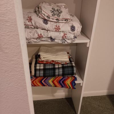 QUEEN FLANNEL SHEET SET, PILLOWCASES AND THROW BLANKETS