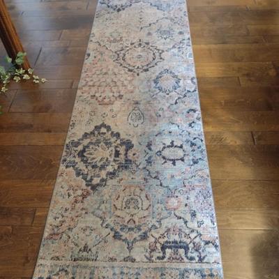 Mohawk Area Rug Runner- Approx 25" x 94"