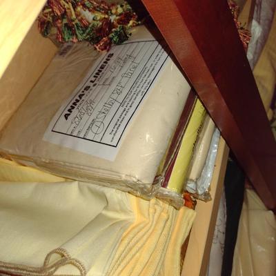 Collection of Table Linens- Table Cloths and Napkins