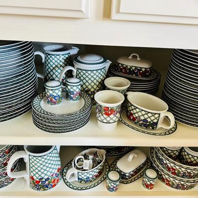 Breakfast Room - Dansk Nordic Garden Service for 24 + Mugs not photoed