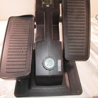 Cubii Work+Out Contact under desk elliptical Exerciser