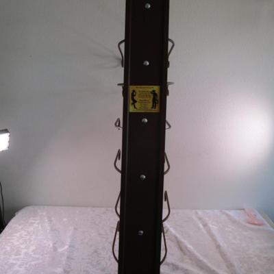 Hat rack, holds 6 hats