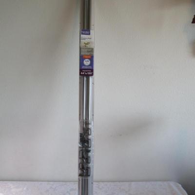 Better Homes & Gardens Drapery rod, silver