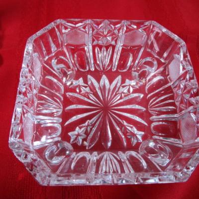 Crystal footed candy dish with lid