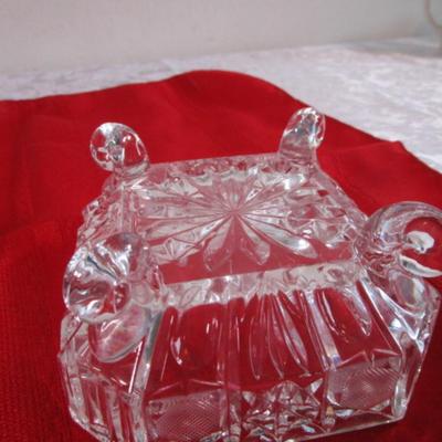 Crystal footed candy dish with lid