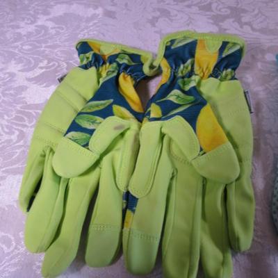 3 pair large ladies garden gloves