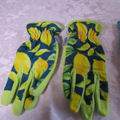 3 pair large ladies garden gloves