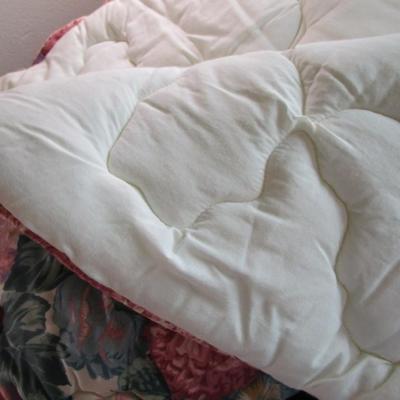 Beaurtiful heavy weight floral comforter