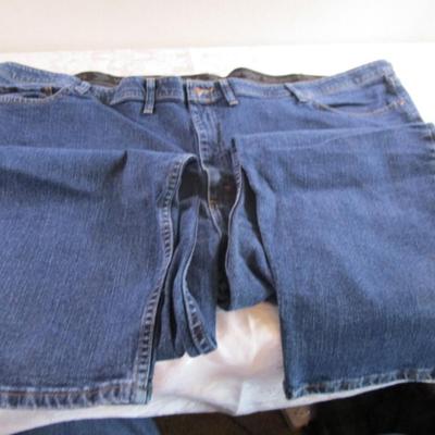 Wrangler authentic denim jeans, relaxed fit