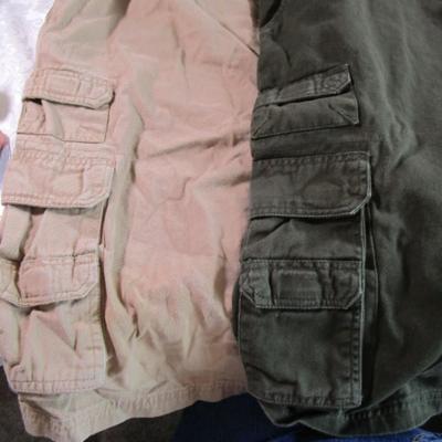 2 pair Boulder Creek cargo shorts, 1 tan, 1 green