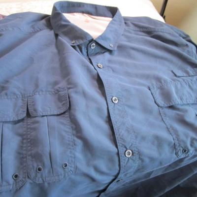 2 short-sleeved shirts, size 6XL