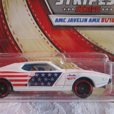 2 Hot Wheels cars