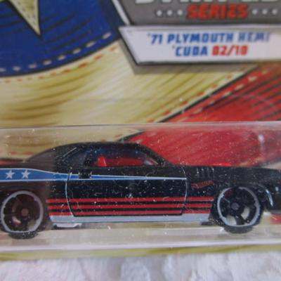 2 Hot Wheels cars