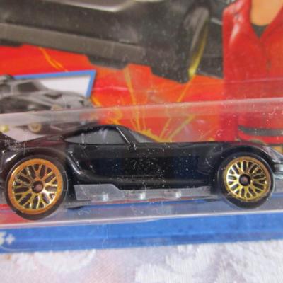 2 Hot Wheels cars