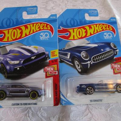 2 Hot Wheels cars