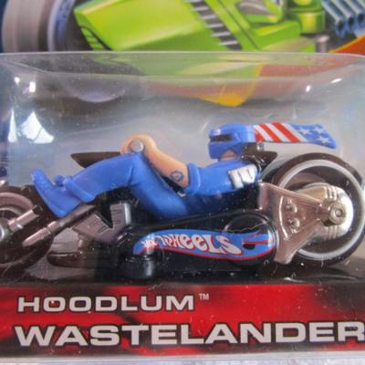 2 Hot Wheels cars