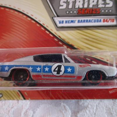 2 Hot Wheels cars