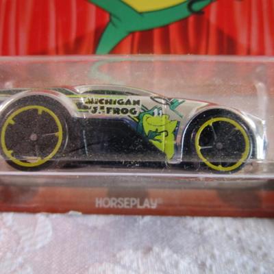 2 Hot Wheels cars