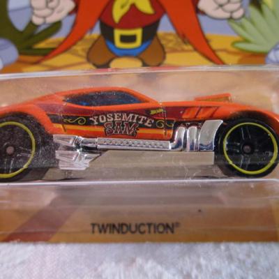 2 Looney Tunes Hot Wheels cars