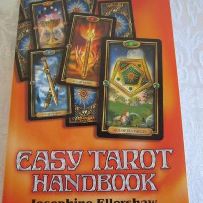 Easy Tarot Handbook, paperback